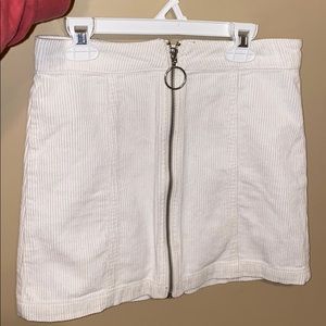 White mini skirt with Silver zipper